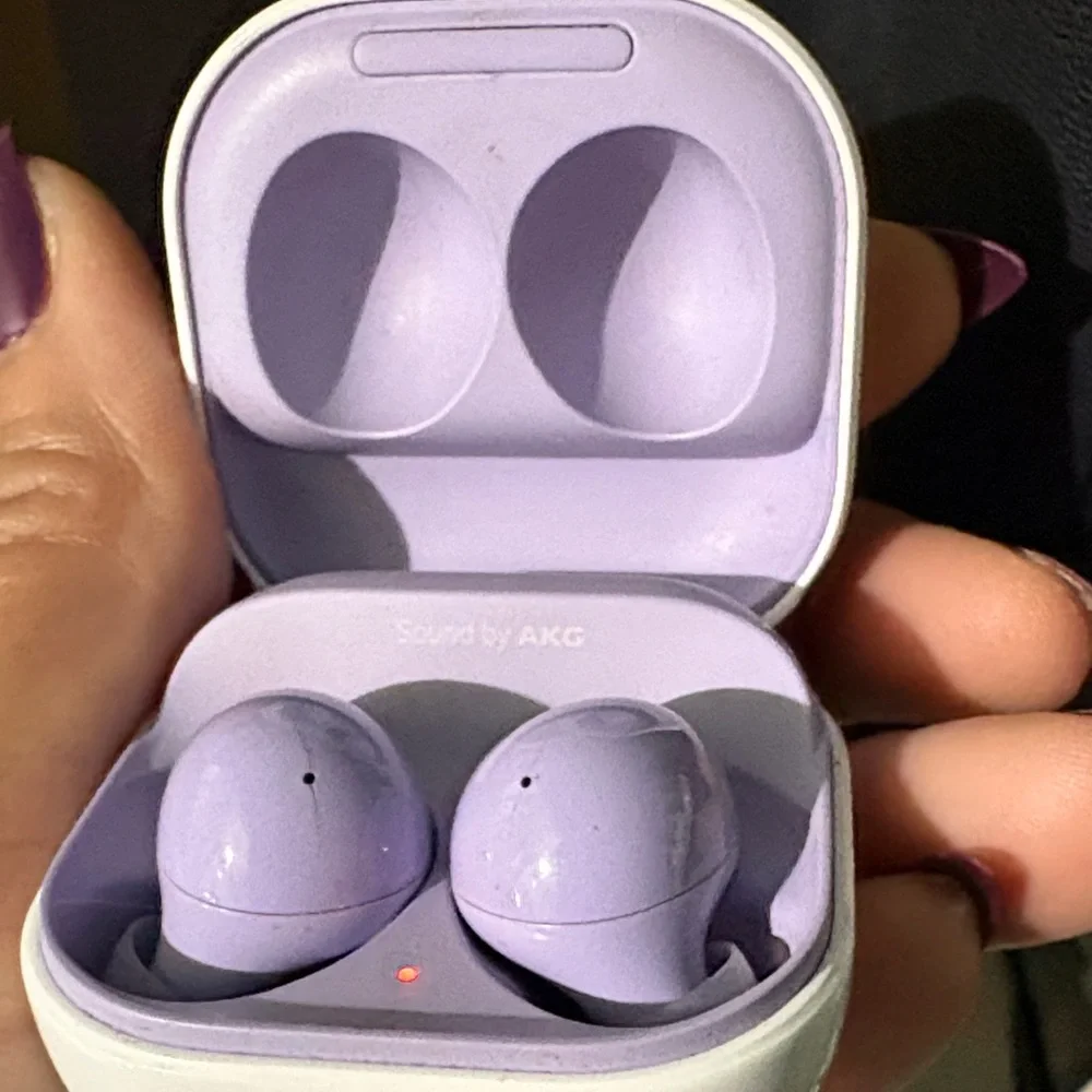 Samsung White Earbud Headphones